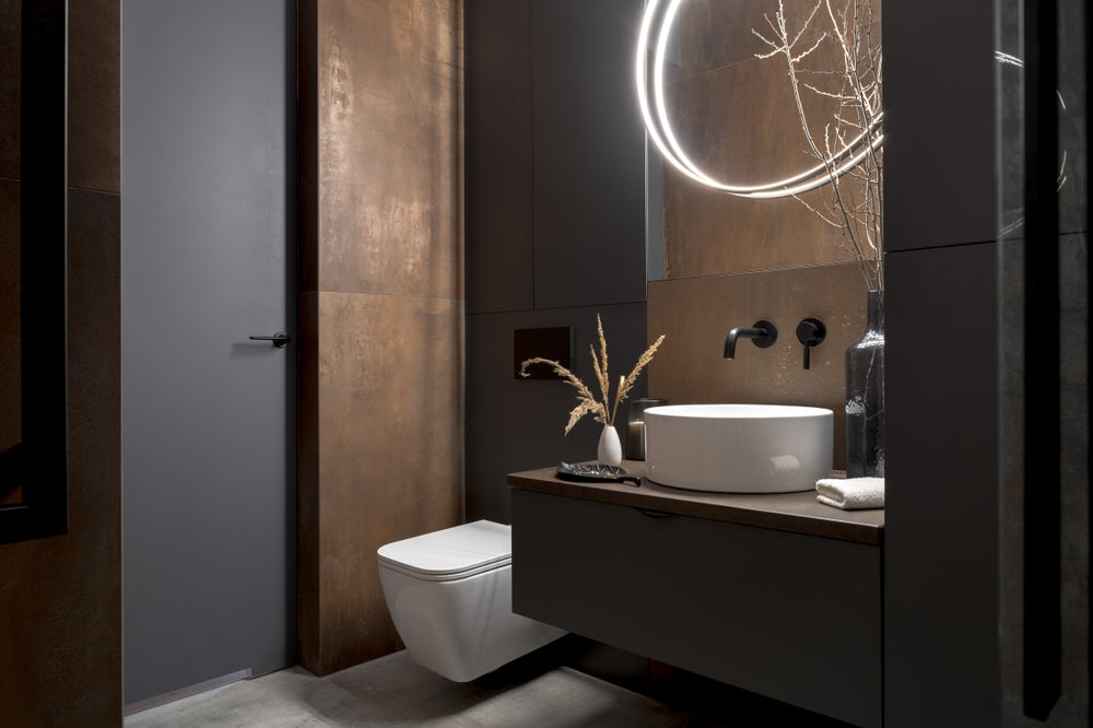 metodi moderni e discreti di stoccaggio in bagno