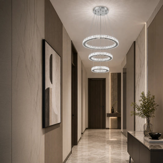 Lampadario a sospensione LED con telecomando e cristallo PRISM LUMORA 63W, 3 Cerchi, Luce Fredda/Calda/Neutra, Dimmerabile, Cromo Lucido, Altezza Regolabile - 08_LLC131-3CH.png