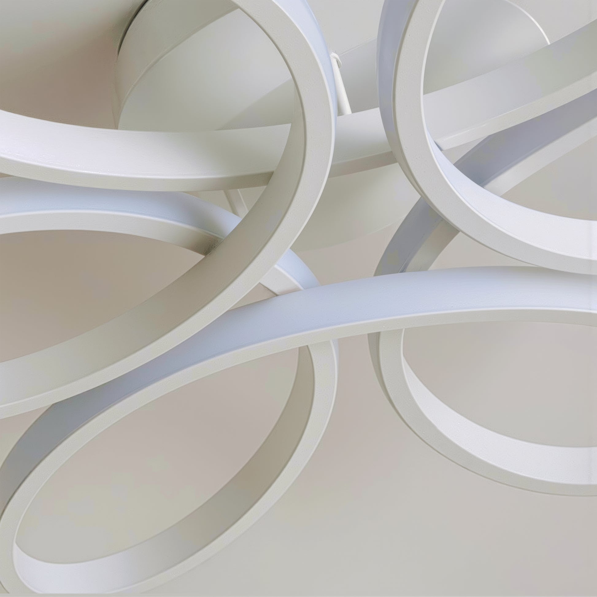 Lampadario a LED con telecomando ELIZA, 63W, Luce Fredda/Calda/Neutra, Dimmerabile, Lampadario a LED Bianco con telecomando Titolo predefinito Alessandro Design