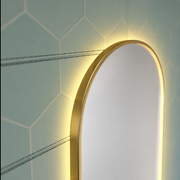 Oglinda LED Touch Konrad Sistem Dezaburire, Ceas si Temperatura 50x80 cm Rama Auriu Brushed, Lumina Calda Neutra Rece 3000K/4000K/6000K