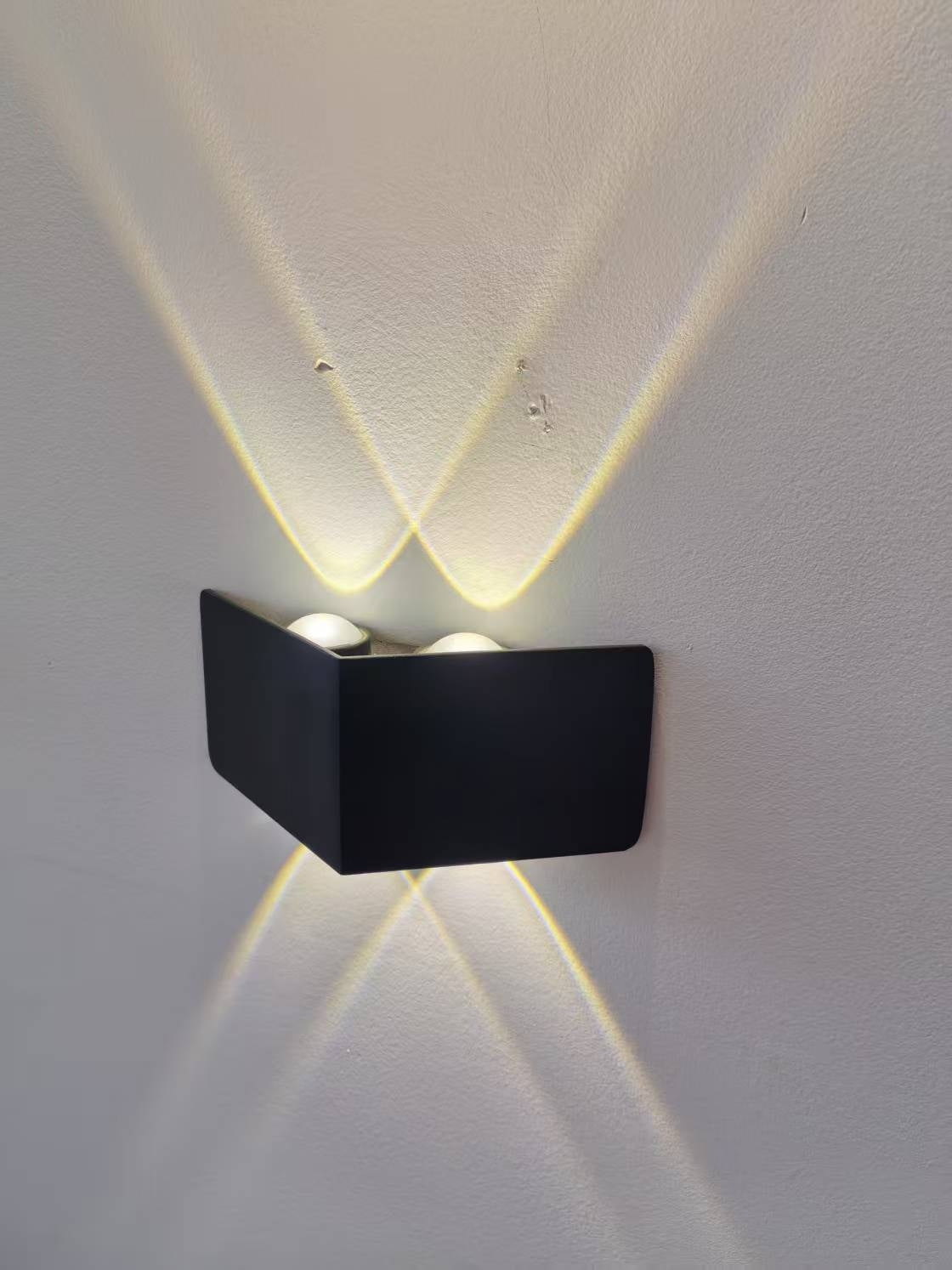 AX230 Applique LED da Esterno, 4 Sorgenti, 4W, Nero, 3000K Applique da Esterno Titolo predefinito Alessandro Design