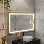Specchio rettangolare a LED, 120x80 cm, Eclat MotionGlow Marcello, sistema antiappannante, orologio e termometro, lente d'ingrandimento cosmetica, dimmerabile, cornice oro spazzolato Marcello Mirrors Titolo predefinito Alessandro Design
