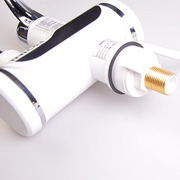 Robinet Electric cu Incalzire Instantanee a Apei, Afisaj Temperatura LED, Orizontal cu Montaj pe Chiuveta/Cada, Putere 3000 W, Apa Calda 30°C-60°C, Alb, Z007XDT Baterii de Bucatarie Default Title Alessandro Design