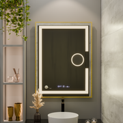 Specchio rettangolare a LED, 60x80 cm, Eclat MotionGlow Marcello, sistema antiappannamento, orologio e termometro, lente d'ingrandimento cosmetica, dimmerabile, cornice oro spazzolato Marcello Mirrors Titolo predefinito Alessandro Design