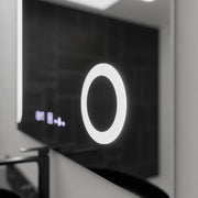 Specchio rettangolare a LED, 100x80 cm, Precision MotionGlow Marcello, sistema antiappannamento, orologio e termometro, lente d'ingrandimento cosmetica, specchi dimmerabili Marcello Titolo predefinito Alessandro Design