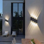 Aeetes Lampada da Parete per Esterno a LED, 8W, Metallo, Nero Lampada da Parete per Esterno Titolo predefinito Alessandro Design