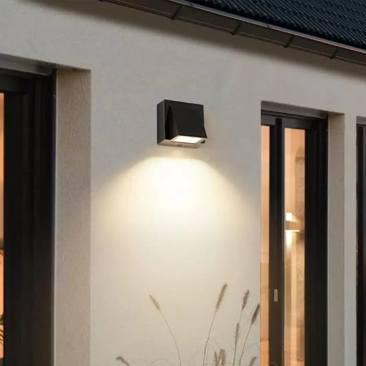 Lampada da parete a LED per esterni Matthias 5W Nero Luce calda Applique da esterno Titolo predefinito Alessandro Design