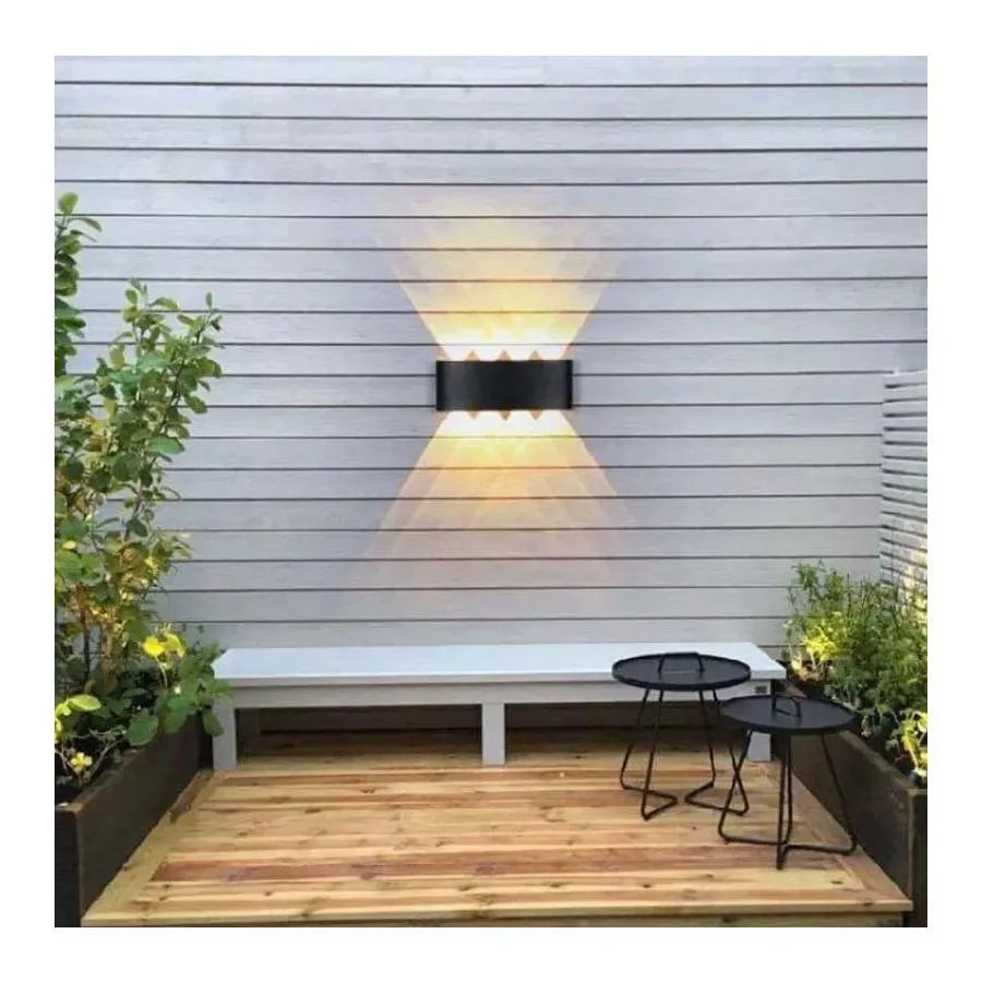 Fantas Lampada da Parete LED per Esterno e Interno, 8 Sorgenti x 1W, IP65, Metallizzato, Nero, 3000K Lampade da Parete per Esterno Titolo predefinito Alessandro Design