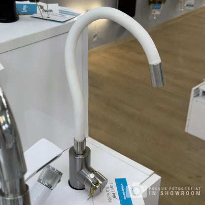 Rubinetto con tubo flessibile, acciaio inossidabile SUS304, satinato e bianco, CF025WH Rubinetti da cucina Titolo predefinito Alessandro Design