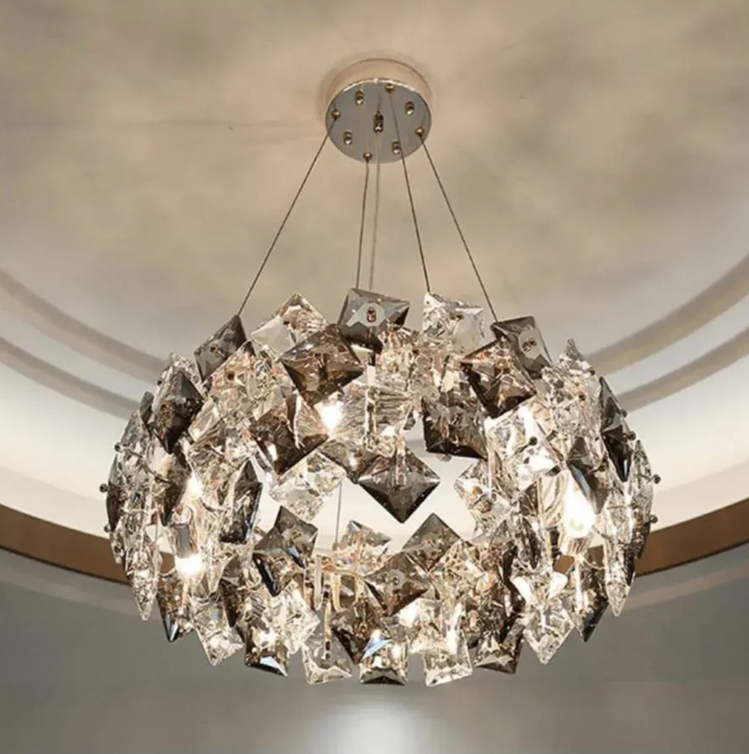 lampadario dorato con cristalli