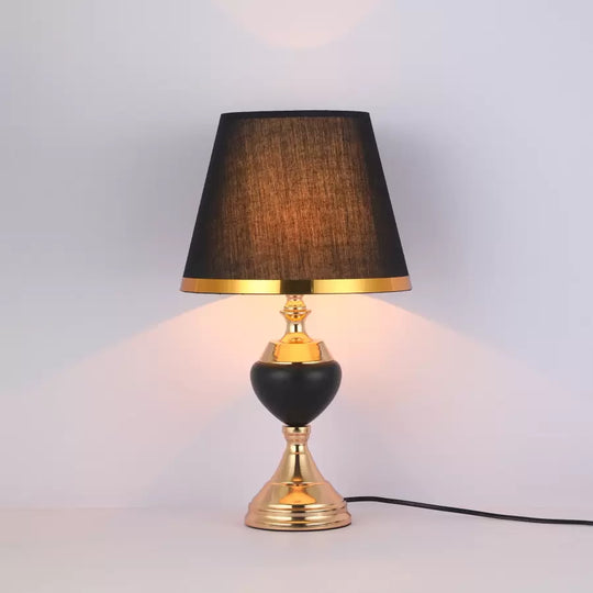 Lampada Mackenzie 1x E27 Lampade e lampade in oro nero Titolo predefinito Alessandro Design